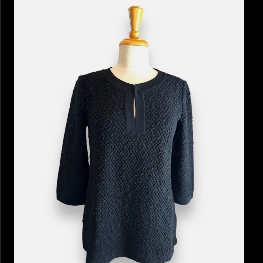 ST. JOHN Santana Knit Boucle Waffle Knit Sweater Keyhole Neck